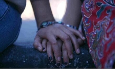 माथा चूमकर रेता शादीशुदा गर्लफ्रेंड का गला, प्रेमी बोला