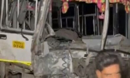 भास्कर अपडेट्स:पंजाब के फाजिल्का में बस-ट्रक की टक्कर में 2 की मौत, 15 घायल