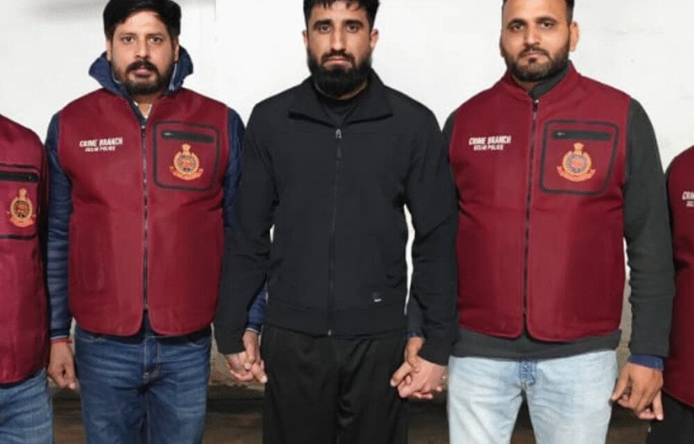 कपिल शर्मा के कैफे में फायरिंग, आरोपी दिल्ली से गिरफ्तार:चाइनीज पिस्टल, जिंदा कारतूस बरामद; कनाडा