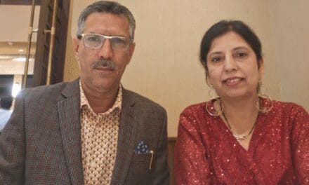 श्रीलंका में 2 दिन साइक्लोन में फंसा ओरछा का बिजनेसमैन:पत्नी के साथ कार में गुजारी रात, कहा-सी लग रही थी