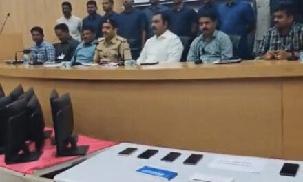 हैदराबाद में फर्जी कॉल सेंटर का पर्दाफाश, 9 गिरफ्तार:ऑस्ट्रेलियाई नागरिकों से ₹10 करोड़ ठगे; 12 कंप्यूटर, 7 मोबाइल और चेक बुक जब्त