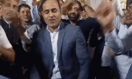 SIR पूरा होने पर बीएलओ के साथ नाचे SDM-तहसीलदार:डीजे बजाया, सभी को डिनर पर बुलाया, अवॉर्ड भी दिया