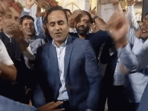 SIR पूरा होने पर बीएलओ के साथ नाचे SDM-तहसीलदार:डीजे बजाया, सभी को डिनर पर बुलाया, अवॉर्ड भी दिया