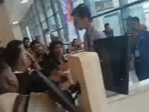 8 एयरपोर्ट पर इंडिगो की 150 से ज्यादा फ्लाइट कैंसिल:कहीं तकनीकी वजह, कहीं क्रू की कमी, ठीक होने में 48 घंटे लगेंगे; DGCA ने जवाब मांगा