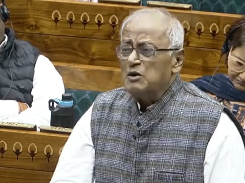 वित्तमंत्री ने हिंदी में बोला, TMC सांसद ने आपत्ति जताई:कहा