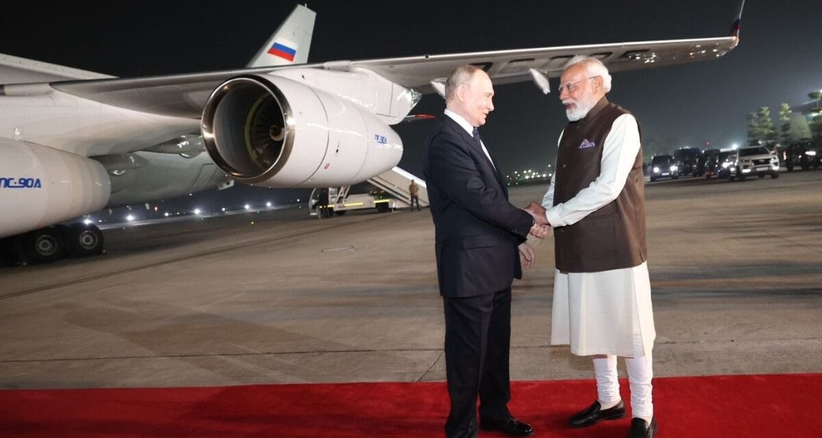 पीएम मोदी ने गले लगाकर किया पुतिन का वेलकम, गिफ्ट की गीता… रूसी राष्ट्रपति के भारत दौरे की PHOTOS