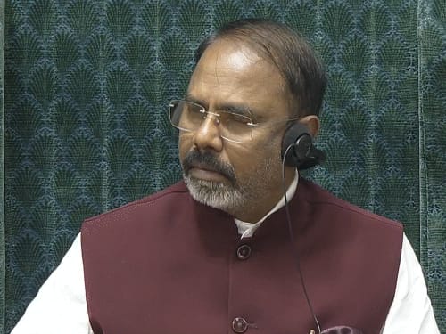 पान मसाला-सिगरेट पर नया टैक्स लगेगा:वित्त मंत्री बोलीं