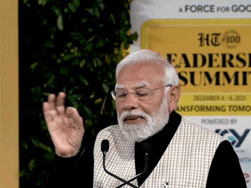 मोदी बोले– भारत दुनिया की सबसे तेजी से बढ़ती अर्थव्यवस्था:धीमी अर्थव्यवस्था को हिंदू रेट ऑफ ग्रोथ कहने वाले अब खामोश हैं