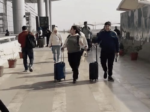 चंडीगढ़ में इंडिगो संकट से निपटने की बनेगी स्ट्रेटजी:एयरपोर्ट पर एजेंसियों की मीटिंग, आज 3 फ्लाइट कैंसिल, सोमवार तक स्थिति सामान्य होगी