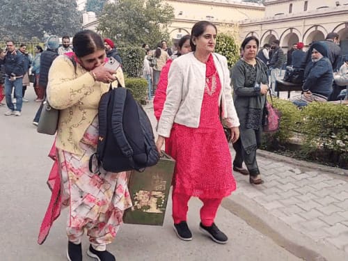 पंजाब में जिला परिषद-ब्लॉक समिति चुनाव की वोटिंग आज:3,185 सीटों पर 9,775 उम्मीदवार मैदान में; डुप्लीकेट बैलेट पेपर को लेकर आयोग अलर्ट पर