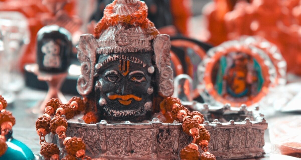 साल का आखिरी प्रदोष व्रत कल, जानें पूजन विधि, नियम और दिव्य मंत्र