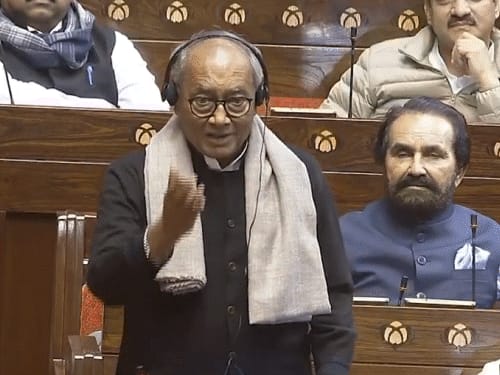 एमपी में अधूरे हाईवे पर टोल वसूली…संसद में उठा मुद्दा:सांसद दिग्विजय सिंह बोले