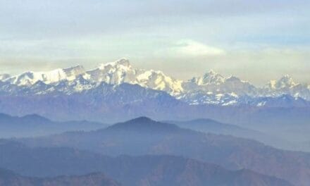 MP-UP, बिहार, छत्तीसगढ़ में घने कोहरे का यलो अलर्ट:जम्मू-कश्मीर के पुलवामा में तापमान -4°C; दिल्ली में 150 फ्लाइट रद्द