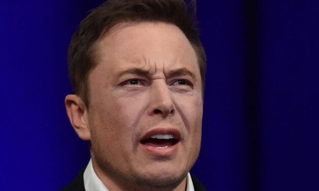 Elon Musk बने 700 अरब डॉलर नेटवर्थ वाले पहले इंसान