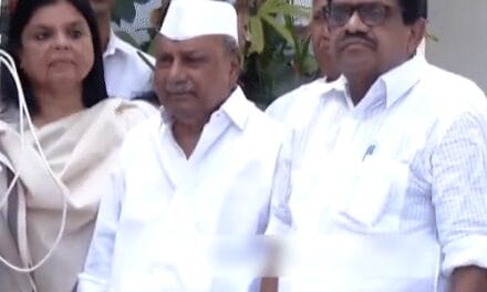 कांग्रेस नेताओं ने राष्ट्रगान में गलती की, Video:केरल में पार्टी के 140वें स्थापना दिवस कार्यक्रम की घटना; एके एंटनी भी मौजूद थे