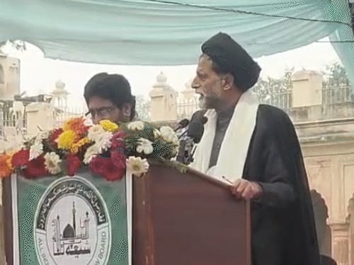 मौलाना बोले-वंदेमातरम् के नाम पर डरा रहे:पाकिस्तान जैसा सलूक हो रहा; लखनऊ में शियाओं का अधिवेशन, नेपाल-बांग्लादेश से भी लोग पहुंचे