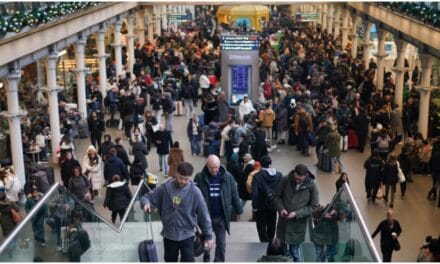न्यू ईयर से पहले बुरे फंसे यात्री, लंदन-पेरिस रूट पर Eurostar की ट्रेन सेवाएं रद्द, जानें वजह