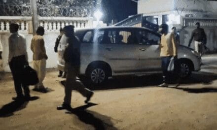 गुजरात में सुरेंद्रनगर के पूर्व कलेक्टर अरेस्ट:1500 करोड़ की जमीन घोटाले का मामला, डिप्टी तहसीलदार के साथ 1 करोड़ लेने का आरोप