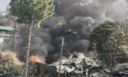 उत्तराखंड में चमोली के आर्मी कैंप स्टोर में आग लगी:दमकल की कई गाड़ियां मौके पर, 100 से ज्यादा जवान कैंपस में मौजूद थे