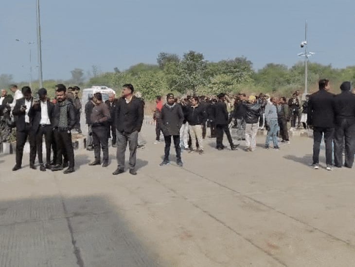 रीवा जिला कोर्ट को बम से उड़ाने की धमकी:वकीलों के चेंबर खाली कराए गए; प्रिंसिपल डीजे को मिला था ई-मेल
