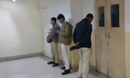 TMC आईटी सेल इंचार्ज के घर-ऑफिस पर ED के छापे:कार्रवाई के बीच ममता फाइल उठाकर निकलीं; कहा