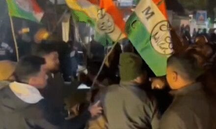 TMC कार्यकर्ताओं ने सुवेंदु अधिकारी की गाड़ी को घेरा:नारेबाजी की; भाजपा नेता ने हमला करने का आरोप लगाया, पुलिस स्टेशन में धरने पर बैठे