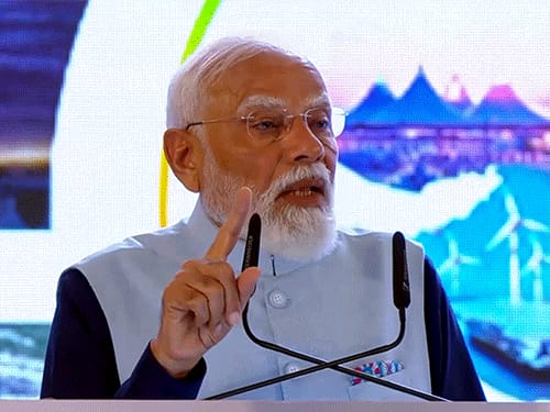 मोदी बोले-राजकोट को मिनी जापान बताने पर मेरा मजाक उड़ा:आज 2.50 लाख छोटे बिजनेस, यहां स्क्रू ड्राइवर से रॉकेट तक के पार्ट्स बनते हैं