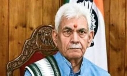 जम्मू-कश्मीर के 5 सरकारी कर्मचारी बर्खास्त, आतंकियों से संबंध था:पाकिस्तानी एजेंसी ISI ने प्लांट किया था; LG मनोज सिन्हा ने कार्रवाई की