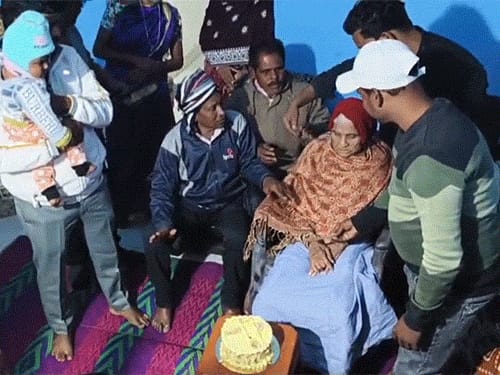 अंतिम यात्रा के लिए आए रिश्तेदार, जन्मदिन मनाकर लौटे:नागपुर में शव यात्रा से पहले 103 साल की दादी जिंदा हुई