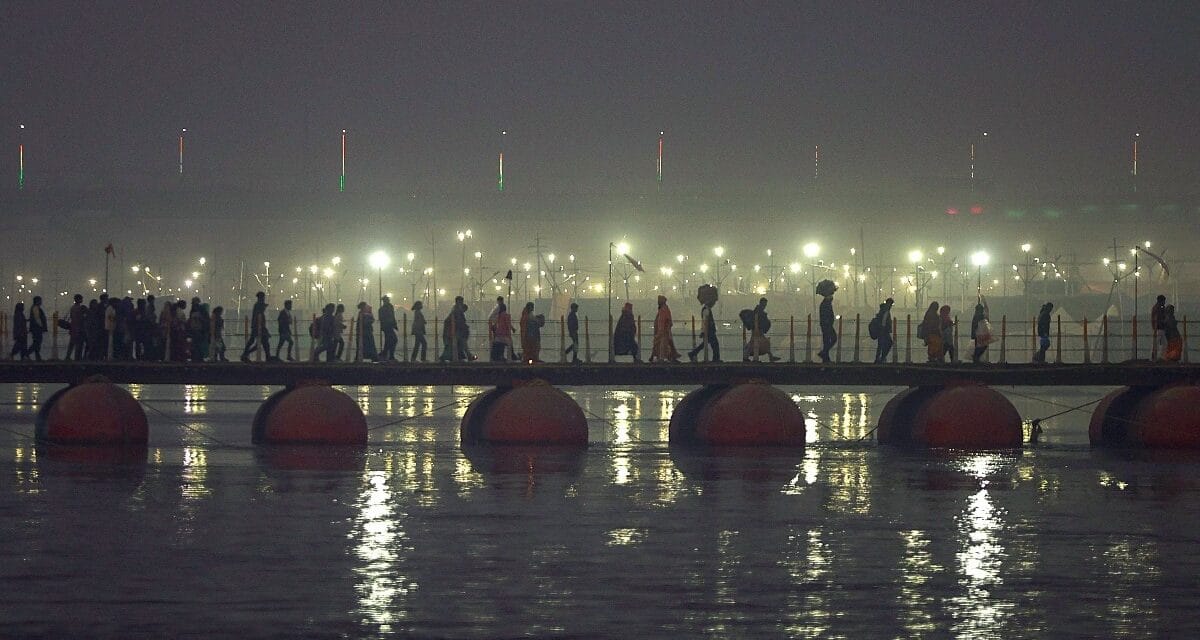 मौनी अमावस्या स्नान के लिए जुटने लगे श्रद्धालु, प्रयागराज में बनाया गया 3.5KM लंबा स्नान घाट