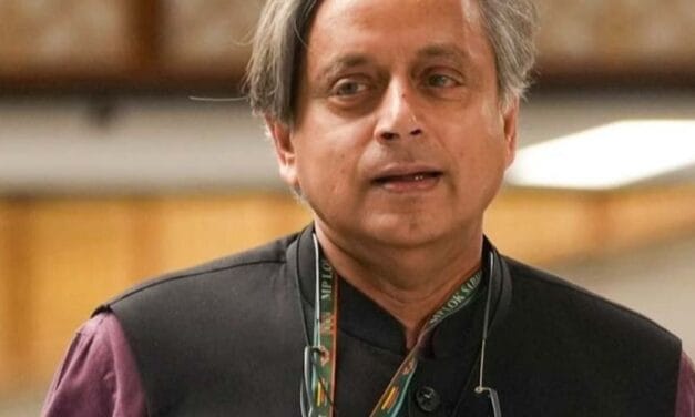 शशि थरूर केरल कांग्रेस की बैठक में शामिल नहीं हुए:दावा