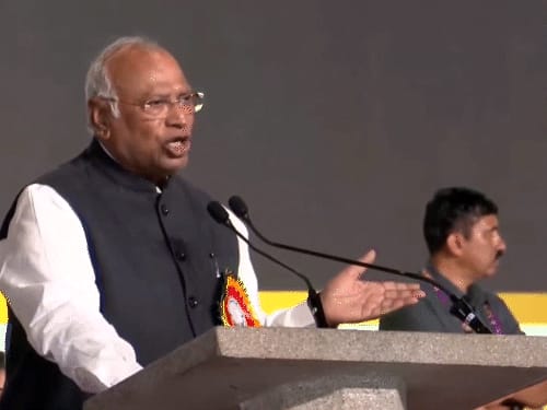 खड़गे बोले-बीजेपी सरकारों को परेशान करते हैं, उन्हें पीएम ऑफिस से ऑर्डर मिल रहे
