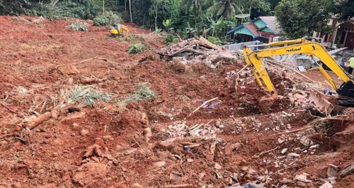 इंडोनेशिया के जावा द्वीप में भारी बारिश से भूस्खलन, 8 लोगों की मौत, 82 लापता