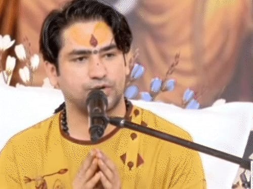 धीरेंद्र शास्त्री बोले-बेटियों से कह दो बुर्के वाली मत बनना:बाबा रामदेव ने कहा