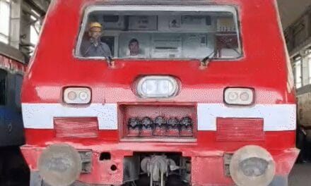 देश की पहली LNG ट्रेन चलने को तैयार:एक बार टैंक फुल करने पर 2200 किलोमीटर तक चलेगी, डीजल की तुलना में तीन गुना खर्च कम
