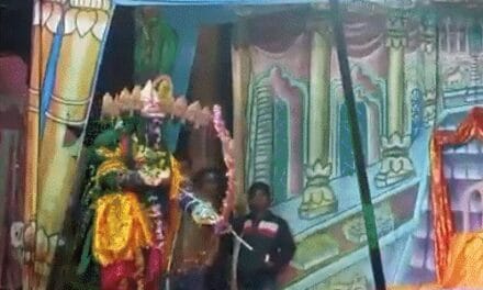 तीर से रावण की आंख फूटी, राम पर SC-ST केस:सोनभद्र की रामलीला में निशाना चूका; मदद मांगने पर पिटाई की