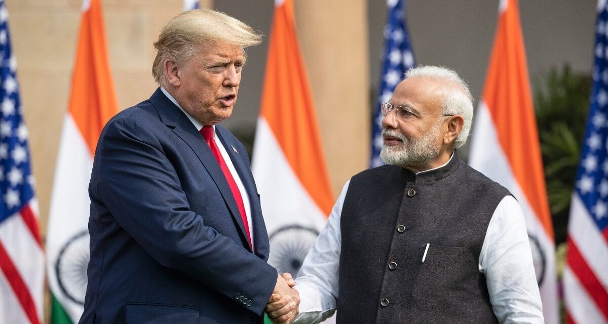 टैरिफ वॉर छेड़ने वाले ट्रंप आखिर कैसे झुक गए… इंडिया-US ट्रेड डील की Inside Story