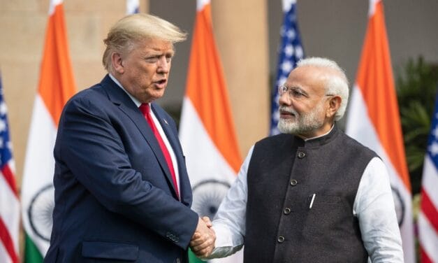 टैरिफ वॉर छेड़ने वाले ट्रंप आखिर कैसे झुक गए… इंडिया-US ट्रेड डील की Inside Story