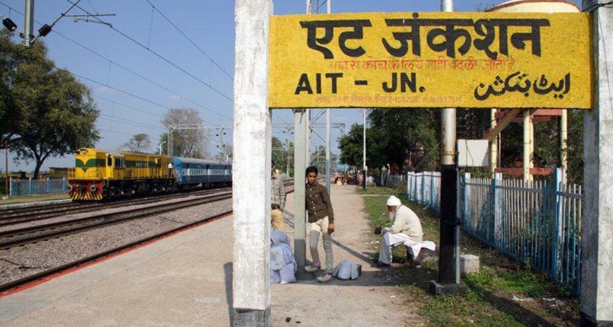 124 साल से बिना सिग्नल चलती है ये ट्रेन, मुसाफिरों को देख खुद रुक जाती है