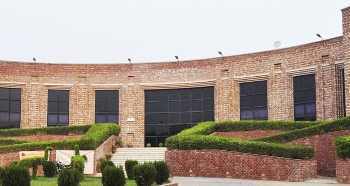 हड़ताल के बाद JNU में बड़ा एक्शन, पदाधिकारी निष्कासित, जानें पूरा मामला