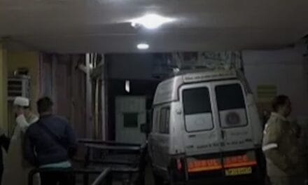 कानपुर में युवक ने पुलिस के पहुंचते ही खुद को लगाई आग