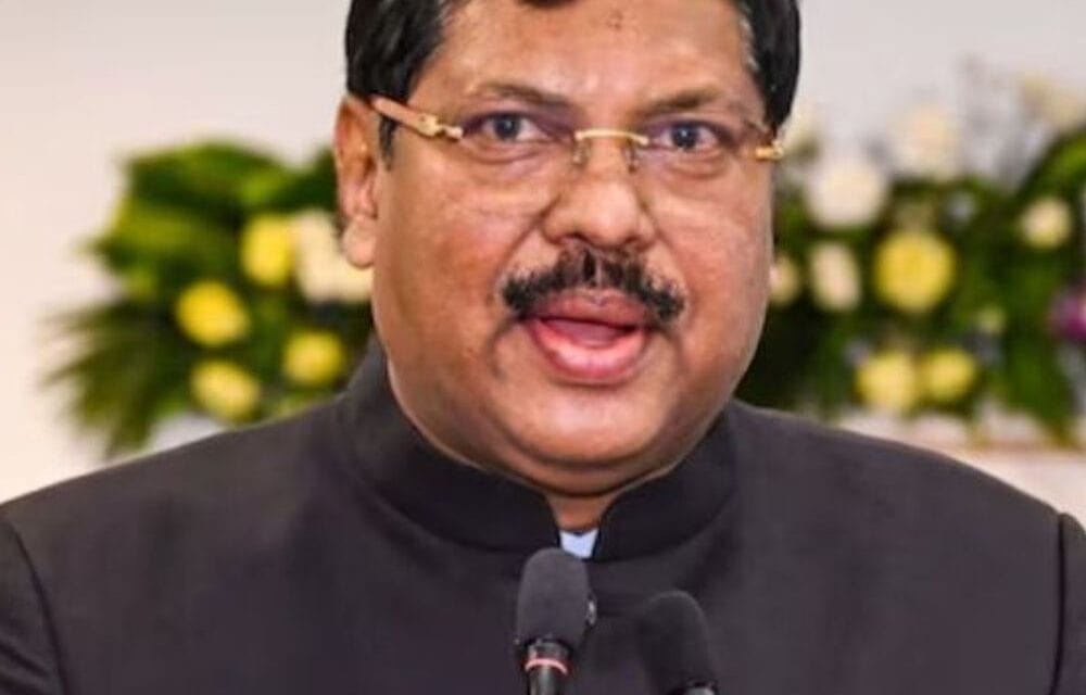 एक देश-एक चुनाव से मतदाता अधिकार प्रभावित नहीं होंगे:JPC की मीटिंग में पहुंचे पूर्व CJI बीआर गवई; बोले