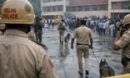 भास्कर अपडेट्स:दिल्ली में 3 स्कूलों को बम से उड़ाने की धमकी; स्टूडेंट्स को सुरक्षित निकाला, पुलिस तलाशी में जुटी