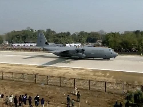 PM मोदी का असम दौरा-सुखोई ने भी उड़ान भरी