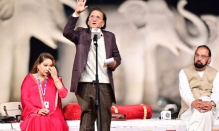 'मुशायरा-ए-लखनऊ': साहित्य आजतक में मशहूर शायरा-शायरों ने सजाई महफ़िल, देखें
