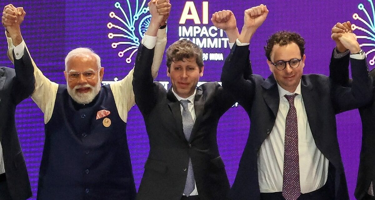 इंसानों से सयाने हो जाएंगी मशीनें, दिमाग से ज्यादा पावरफुल डेटा सेंटर…, 'AI के कोल्ड वॉर' में छिपे मैसेज!