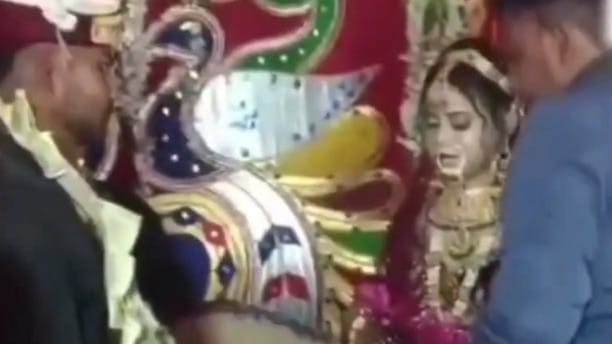 नशे में धुत दूल्हे ने दुल्हन को मारी लात, ससुर से भी की हाथापाई, शादी में मचा हाईवोल्टेज ड्रामा