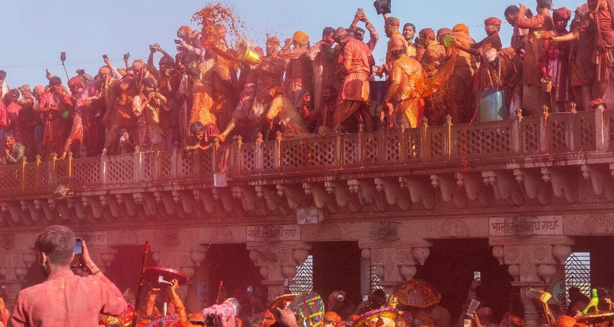होली खेलनी है तो मथुरा-वृंदावन बेस्ट, भक्ति-मस्ती का 40 दिन का सफर