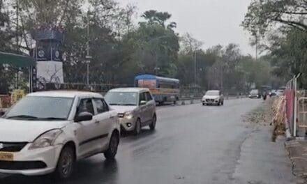 उत्तराखंड के पिथौरागढ़ में तीन दिन से बर्फबारी जारी:मध्य प्रदेश के 20 जिलों में आंधी-बारिश, ओले भी गिरे; दिल्ली में पारा 30°C पहुंचा