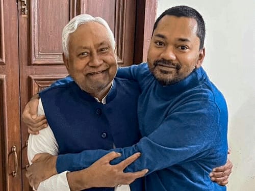 नीतीश CM पद छोड़कर राज्यसभा जा सकते हैं:4 घंटे तक JDU नेताओं के साथ चर्चा की; मंत्री विजय चौधरी बोले